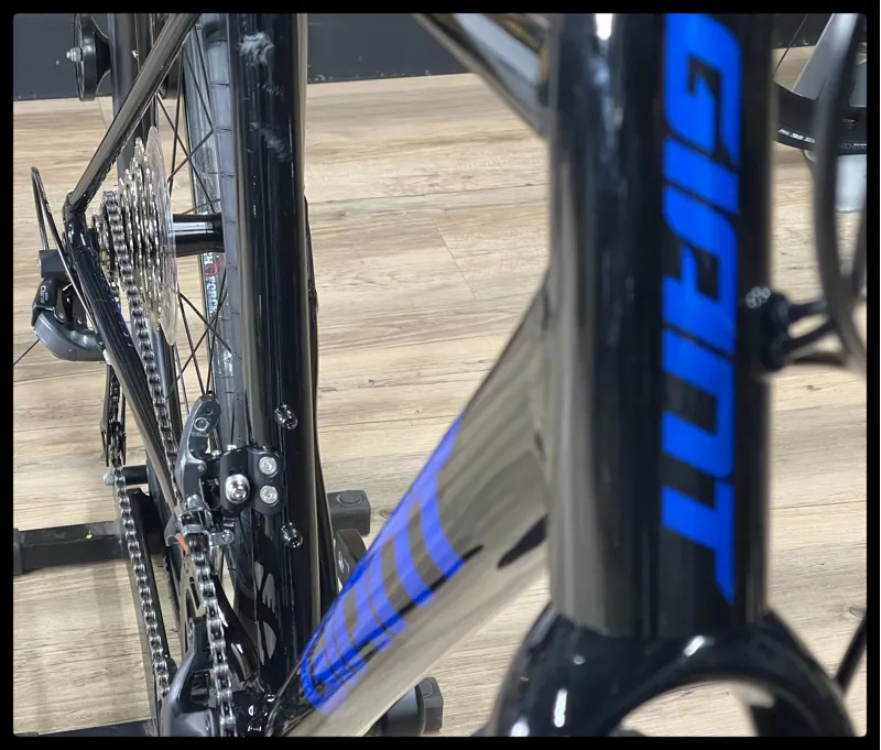 Giant Contend AR 4 Medium Black 2022-2